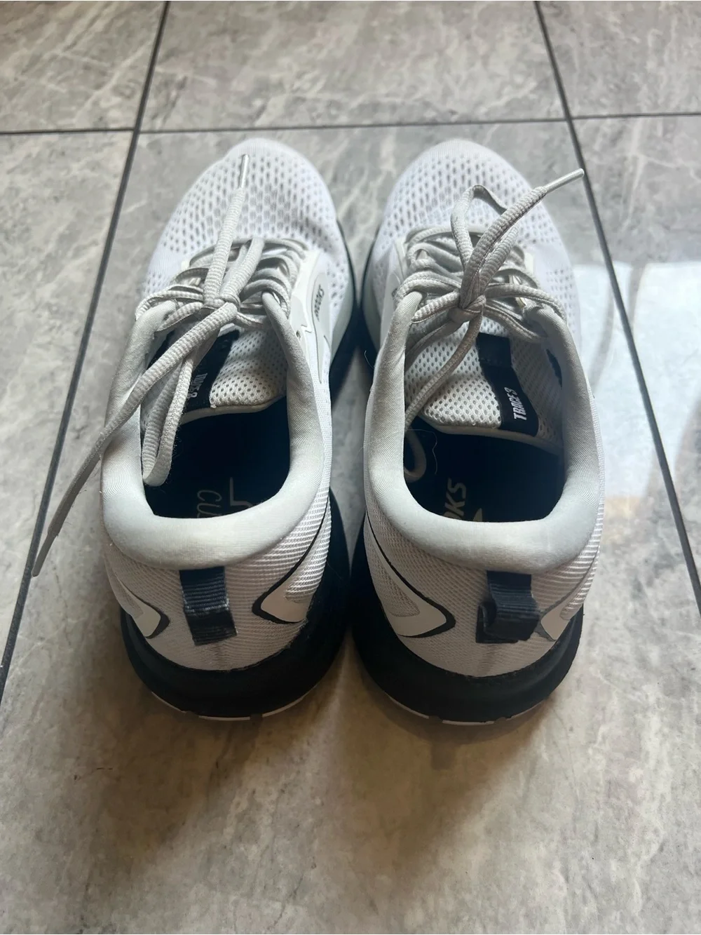 Brooks Trace 3 White/Black Oyster Running Jogging Training Gym Cross Fit Sz 12